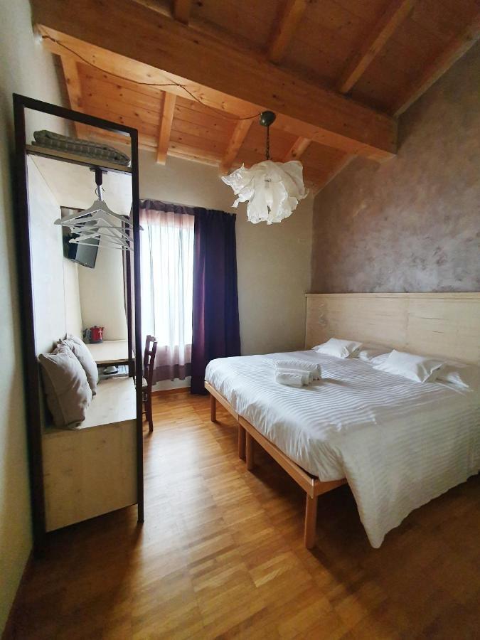 Osteria E Locanda Del Viaggiatore Russi Zewnętrze zdjęcie