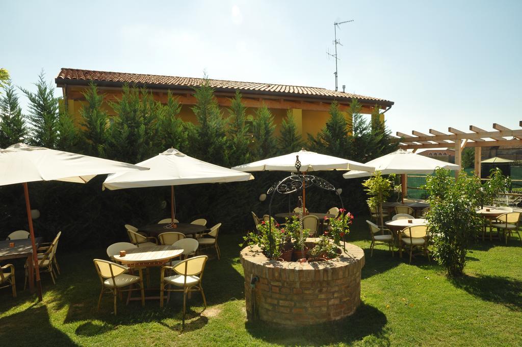 Osteria E Locanda Del Viaggiatore Russi Zewnętrze zdjęcie